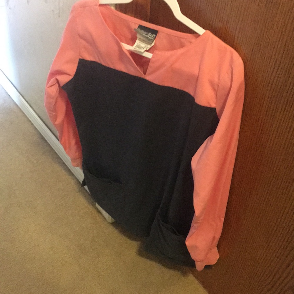 Long sleeve scrub top